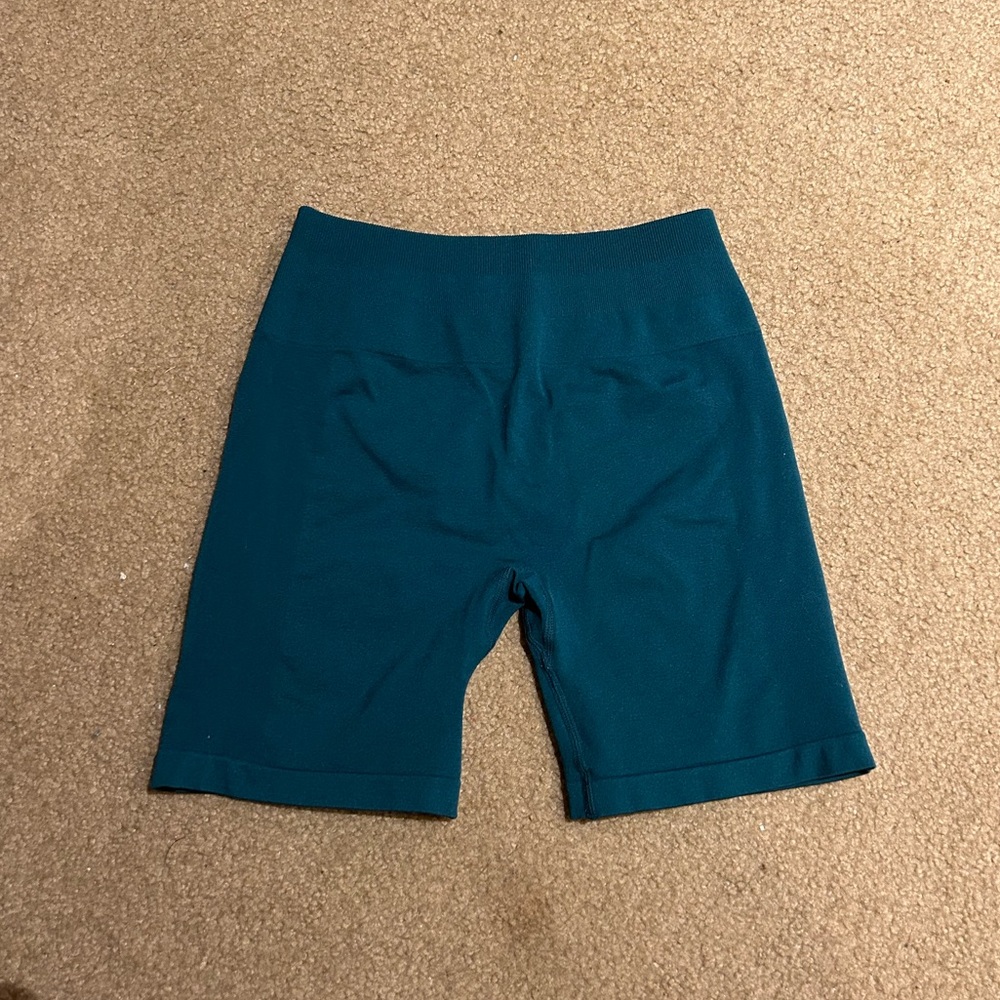 AUROLA Biker Shorts